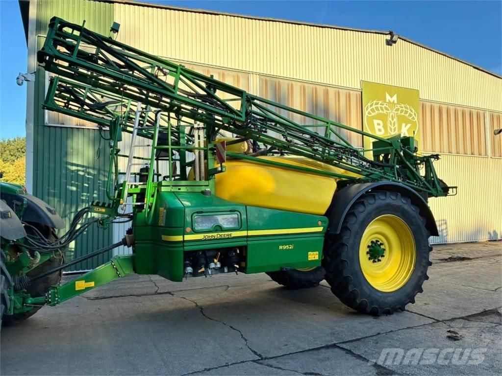 John Deere R952i 牽引型スプレイヤー