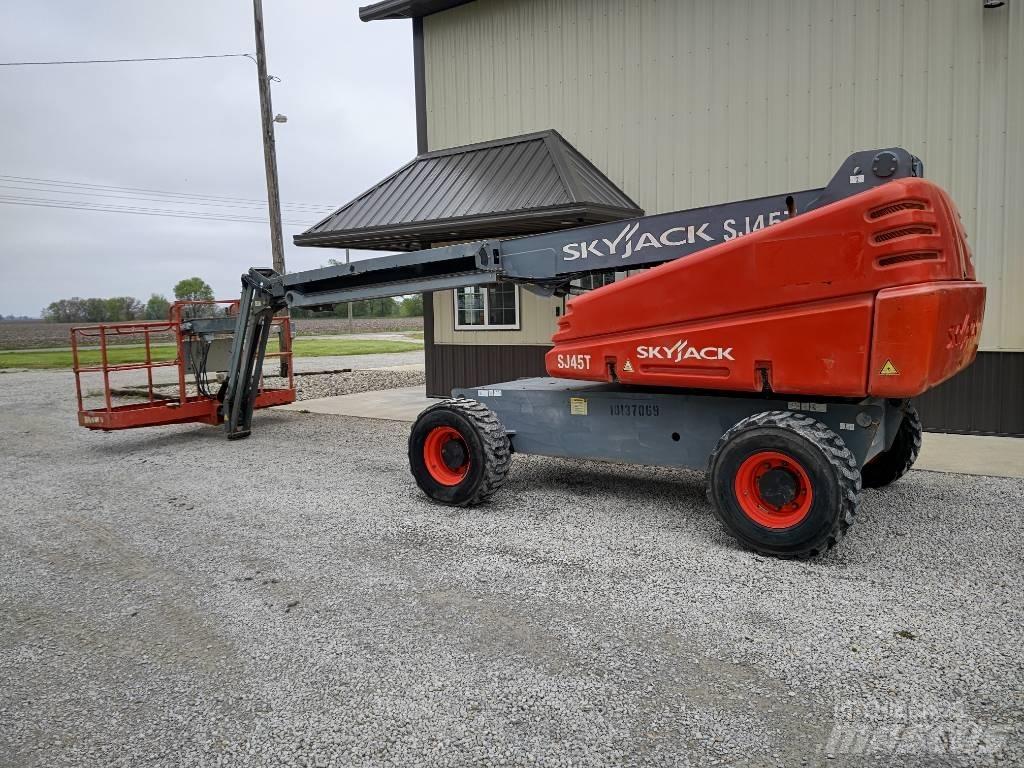 SkyJack SJ 45 T ブームリフト　直伸型