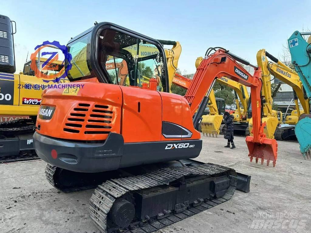 Doosan DX 60 ミニ油圧ショベル 7t以下（ミニユンボ・ミニディガー）