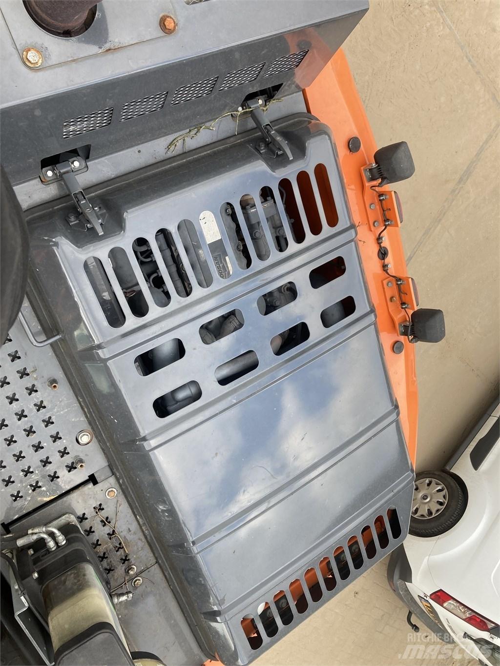 Doosan DX 170-5 W ホイール式油圧ショベル（パワーショベル・ユンボ・バックホー）