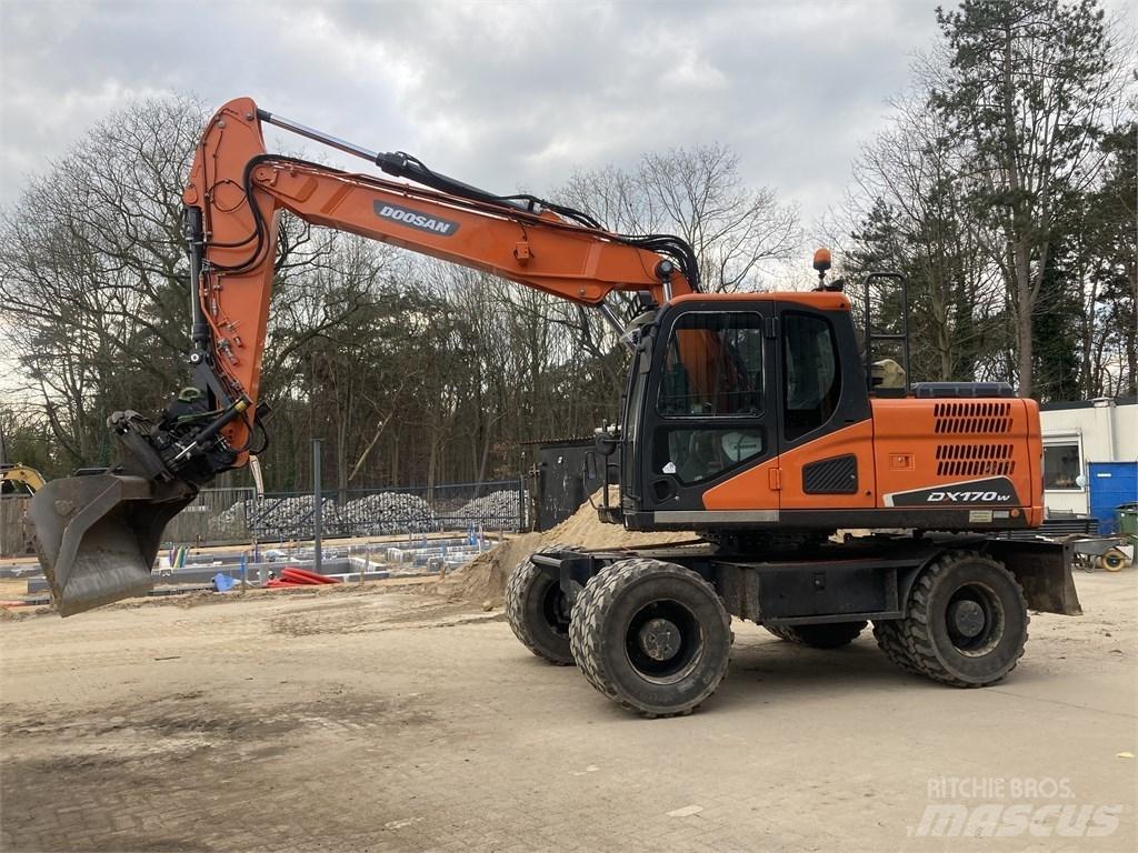 Doosan DX 170-5 W ホイール式油圧ショベル（パワーショベル・ユンボ・バックホー）