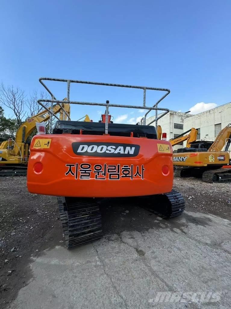 Doosan DX300LC 大型油圧ショベル12t以上（パワーショベル・ユンボ）