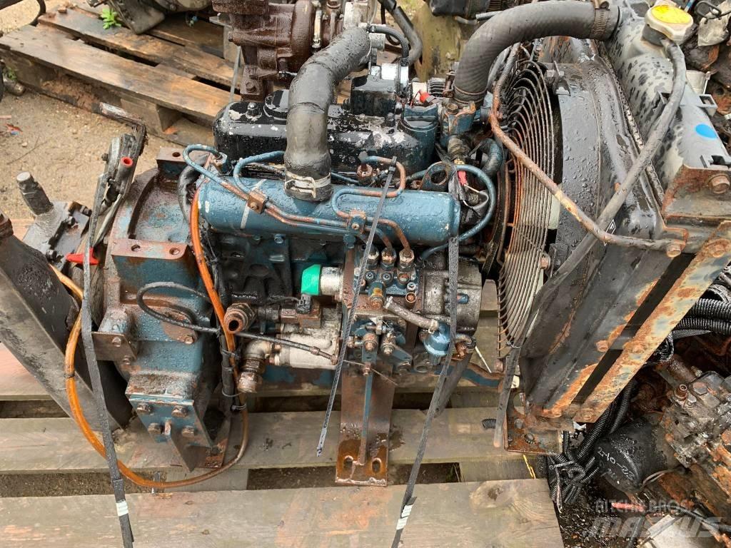 Kubota D 1105 ENGINE エンジン