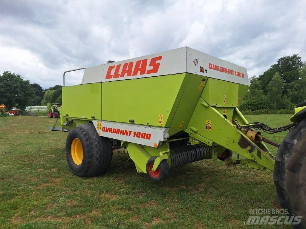 CLAAS Quadrant 1200 スクエアベーラー