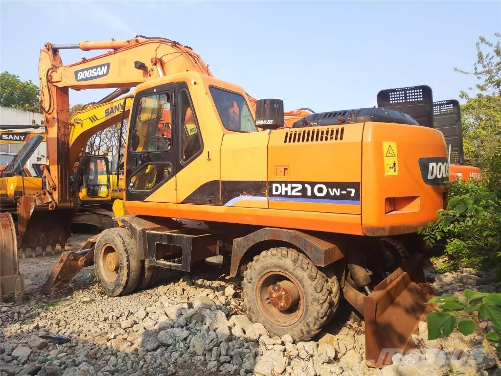 Doosan DH210W-7 ホイール式油圧ショベル（パワーショベル・ユンボ・バックホー）