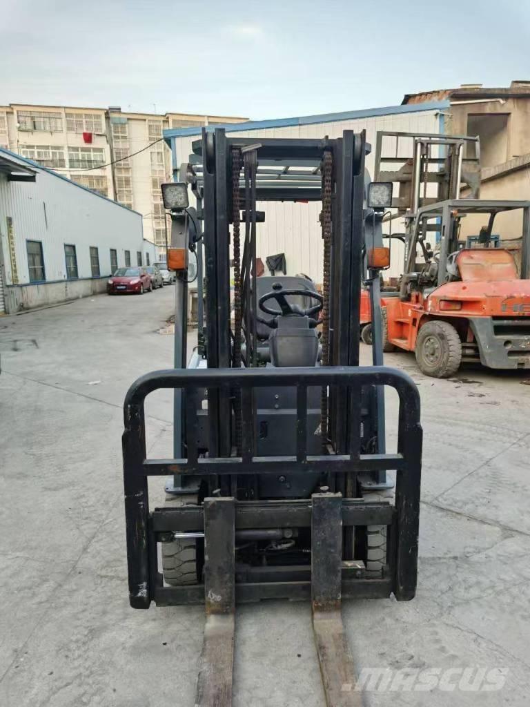 Toyota 2t ディーゼル・軽油