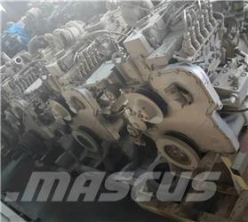 Cummins C300-20 エンジン