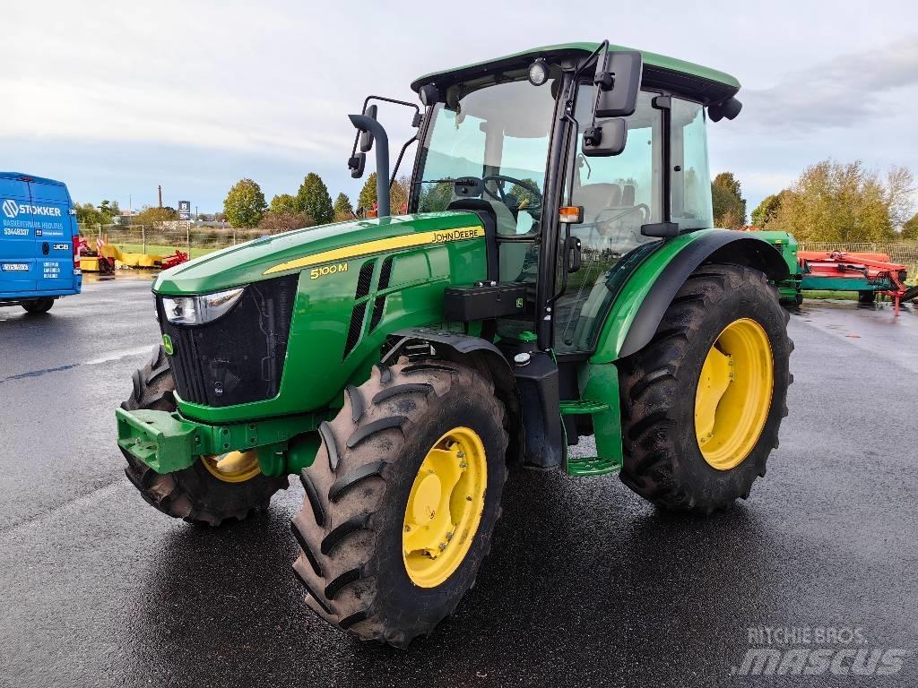 John Deere 5100 M トラクター