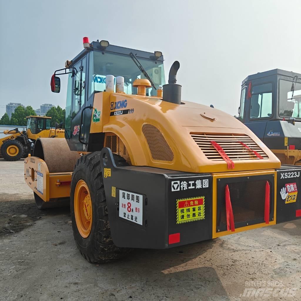 XCMG XS 223 J 振動ローラ