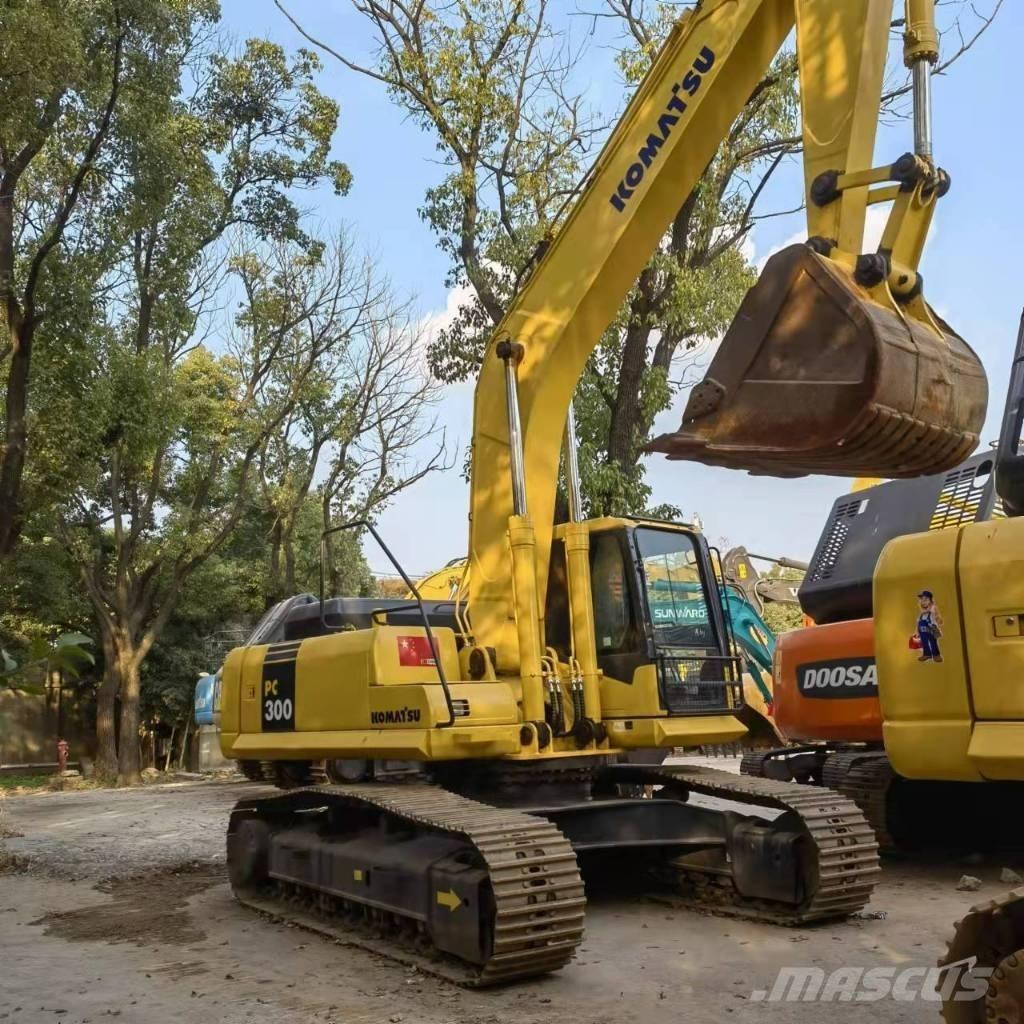 Komatsu PC 300 大型油圧ショベル12t以上（パワーショベル・ユンボ）