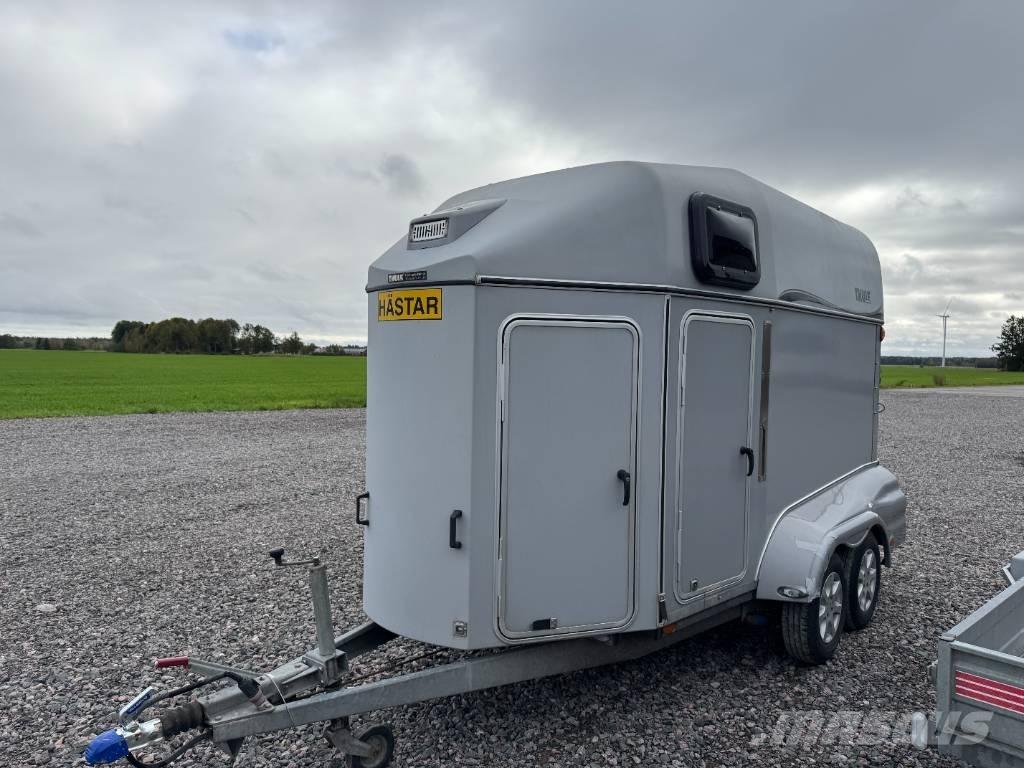 Thule Excellent 200 家畜輸送用トレーラー