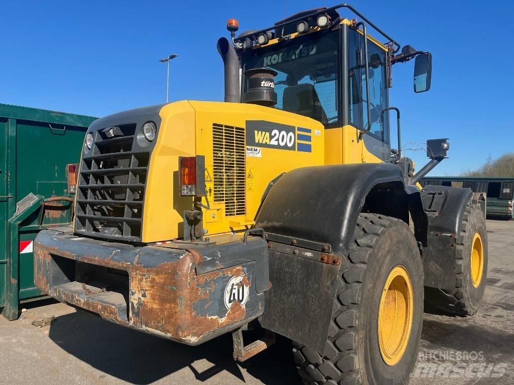 Komatsu WA 200-7 大型油圧ショベル12t以上（パワーショベル・ユンボ）