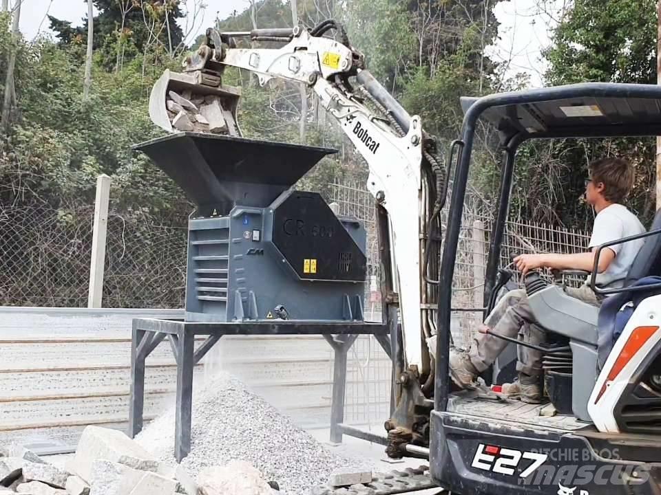 CM Frantoio CR 600 自走式クラッシャー