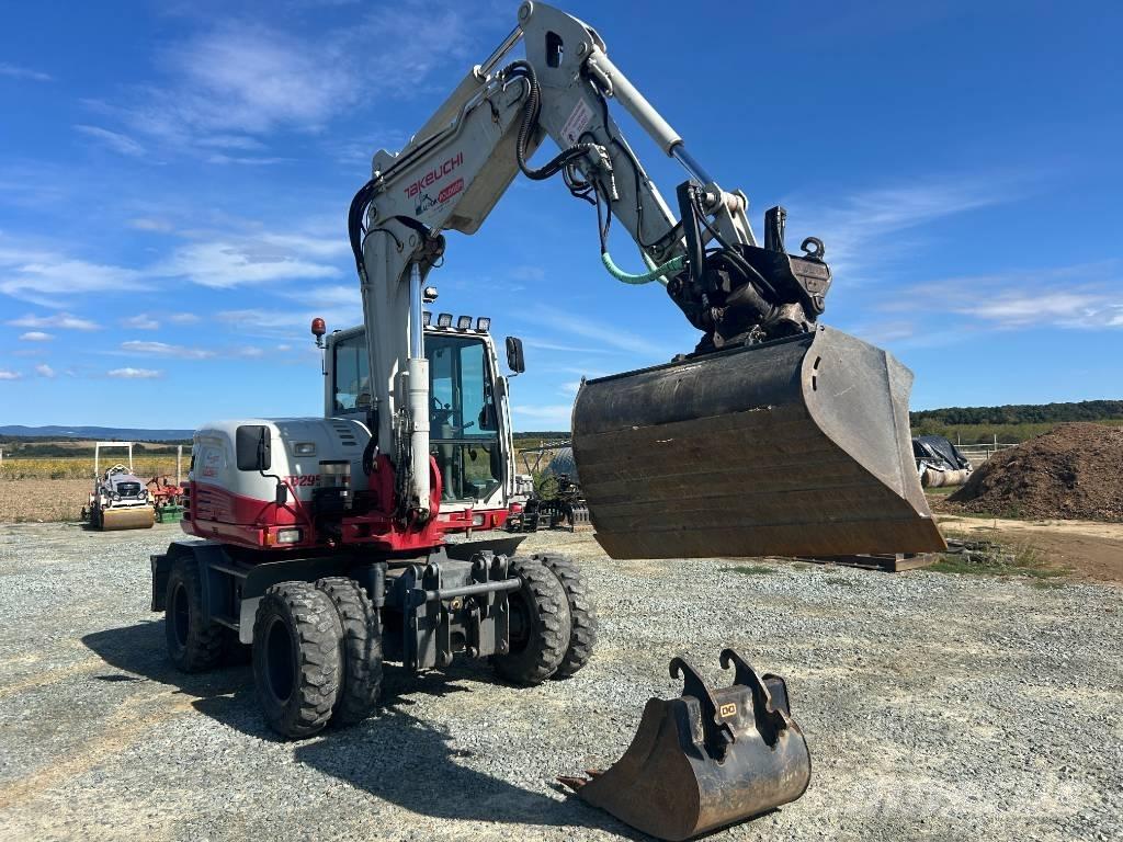 Takeuchi TB 295 W ホイール式油圧ショベル（パワーショベル・ユンボ・バックホー）