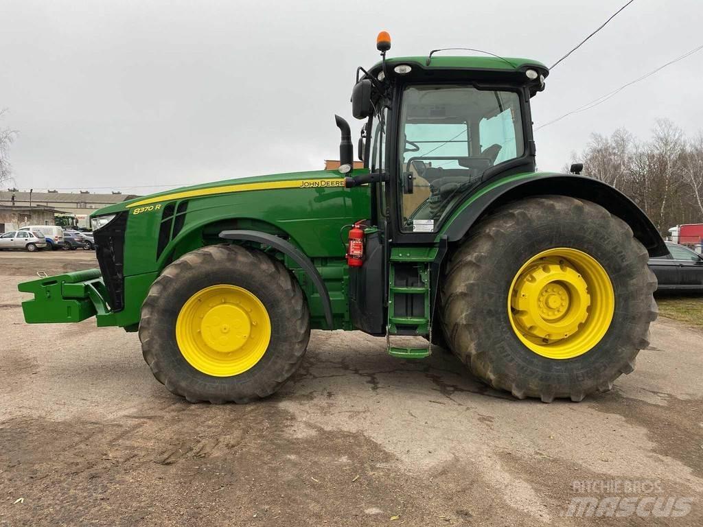 John Deere 8370R トラクター