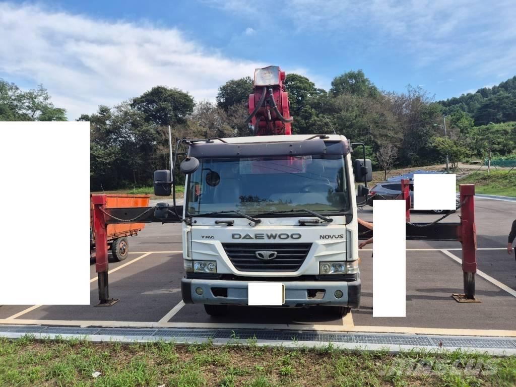 Horyong SKY450 トラック高所作業車