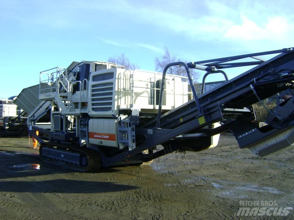 Metso LT 200 HP 自走式クラッシャー