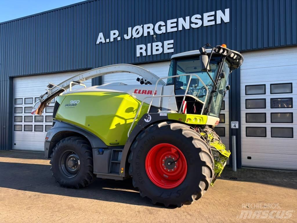 CLAAS Jaguar 960 4WD 自走式フォレージハーベスター
