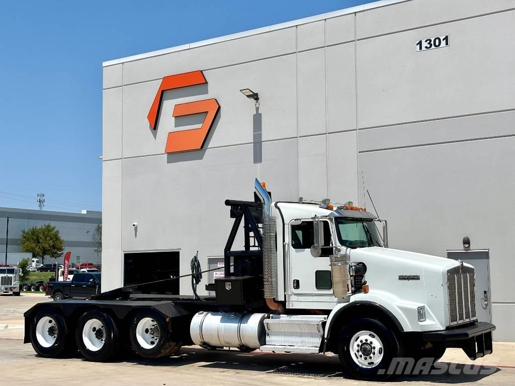 Kenworth T 800 レッカー車