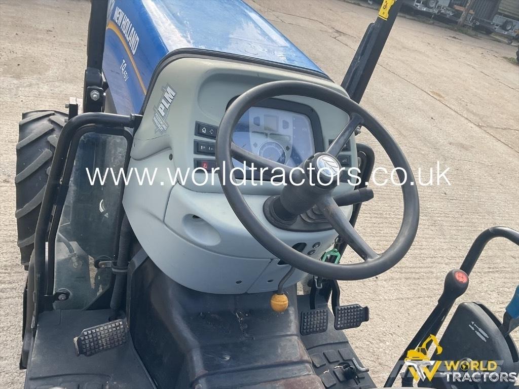 New Holland T 4.65 V トラクター