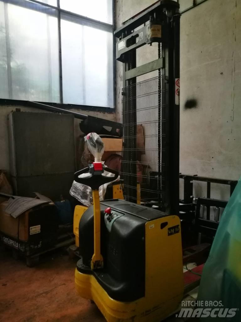 Hyster S 1.2 バッテリーフォークリフト