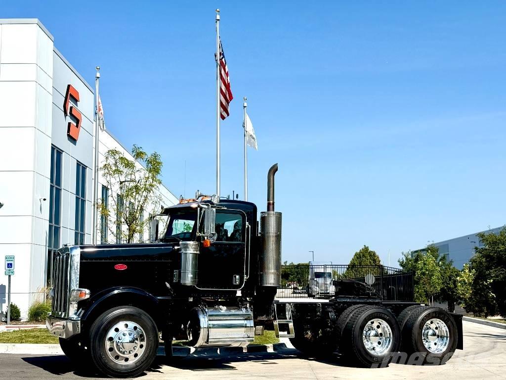 Peterbilt 388 中古トラクターヘッド | トレーラーヘッド