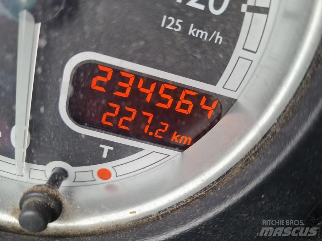 DAF LF 45.180 5.3m カーテンサイダートラック