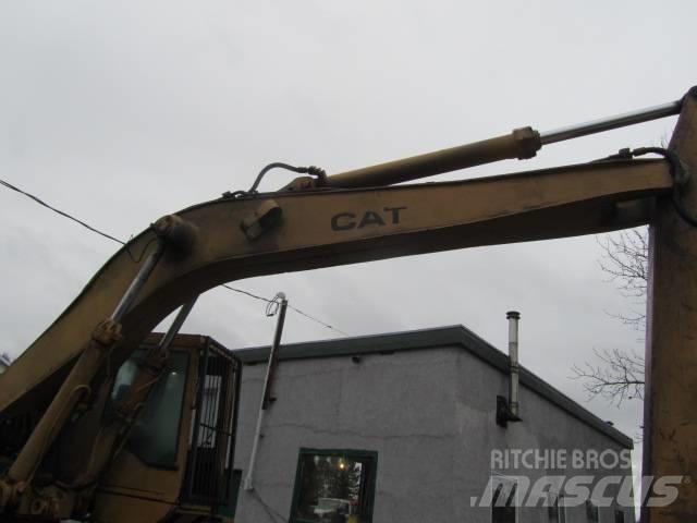 CAT 235 B 大型油圧ショベル12t以上（パワーショベル・ユンボ）