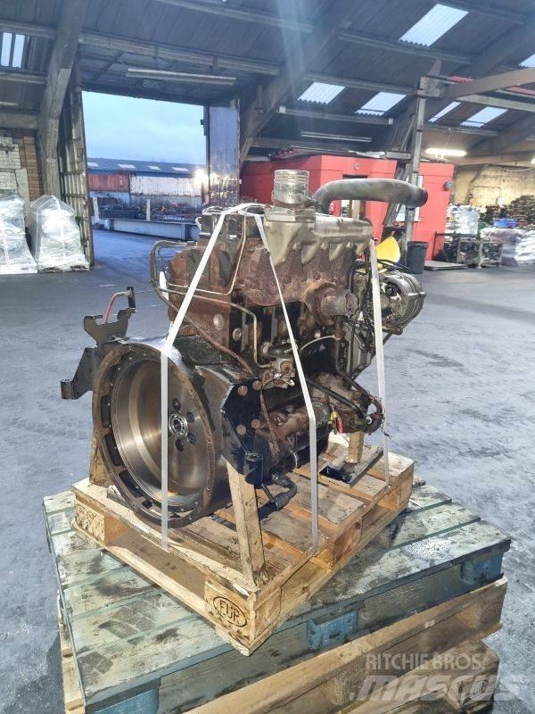 Perkins 1004.4 エンジン