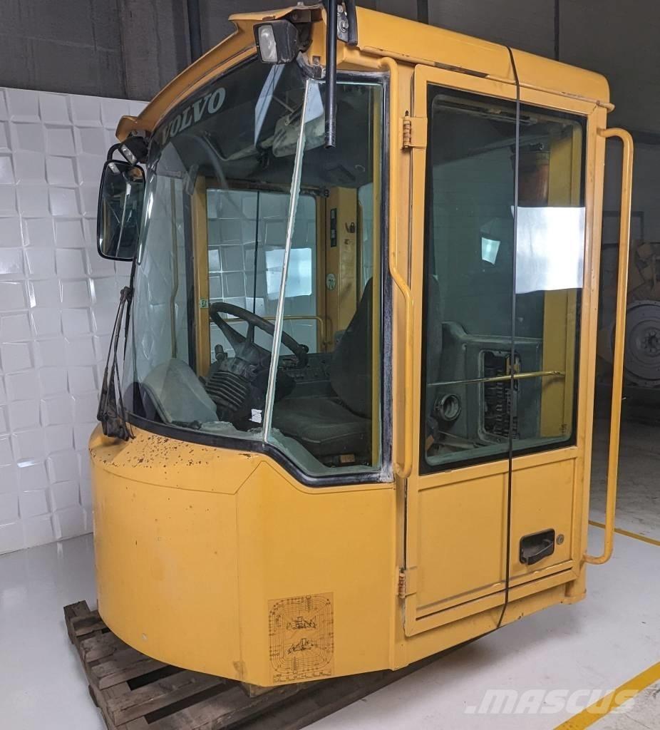 Volvo L 180 E Cab キャビン及び内装