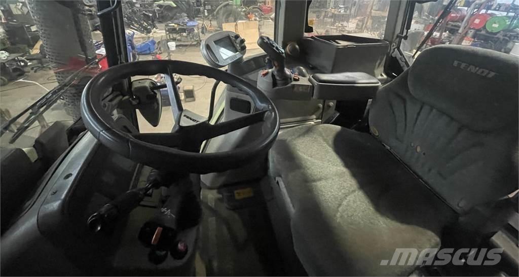 Fendt 820 Vario トラクター