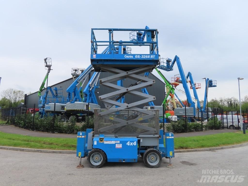 Genie GS 3268 RT シザースリフト