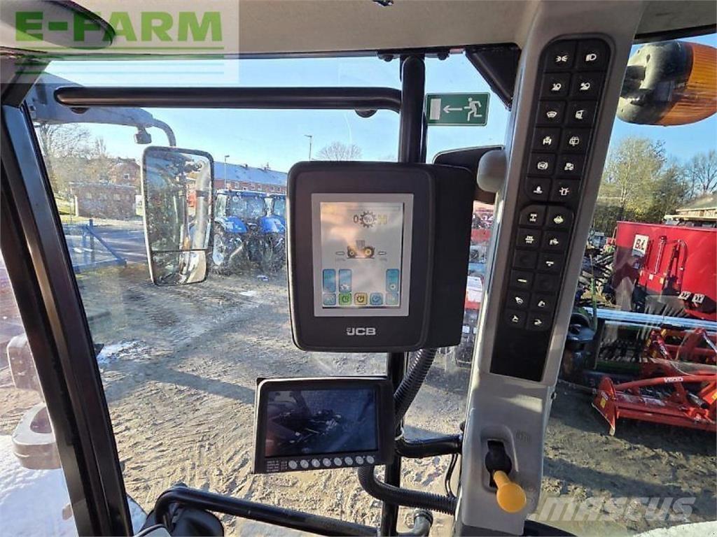 JCB fastrac 8330 トラクター