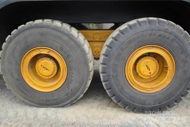 Bell B25D 23000L その他トラック