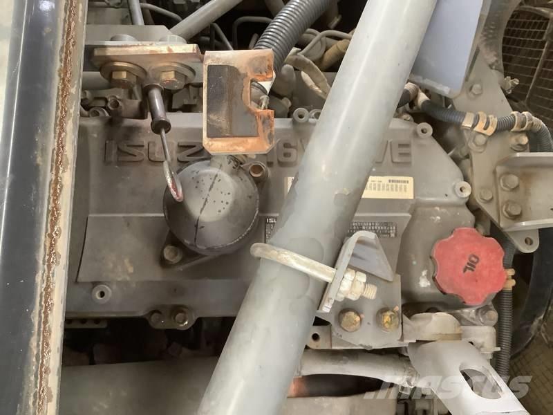 Hitachi ZX 210 LC-5B 大型油圧ショベル12t以上（パワーショベル・ユンボ）