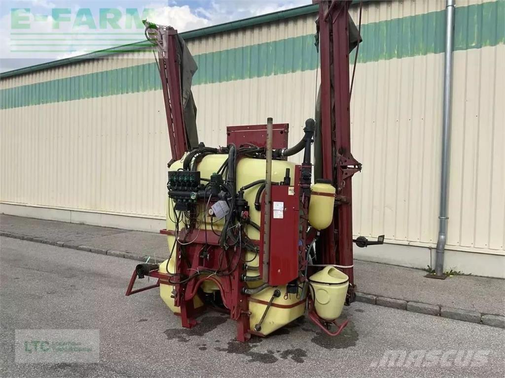 Hardi Master 1200 牽引型スプレイヤー