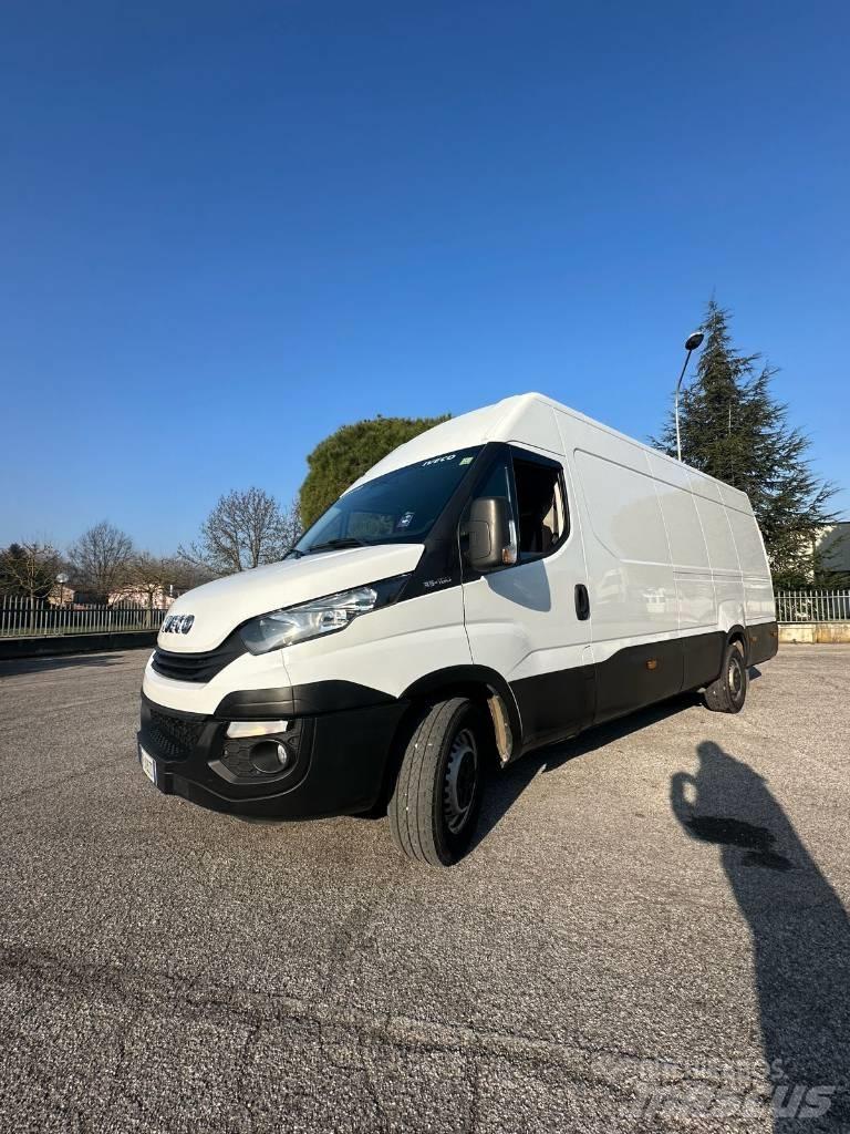 Iveco Daily 35 S16 パネルバン