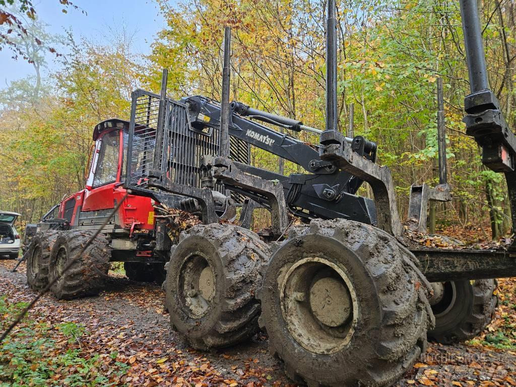 Komatsu 875 フォワーダー
