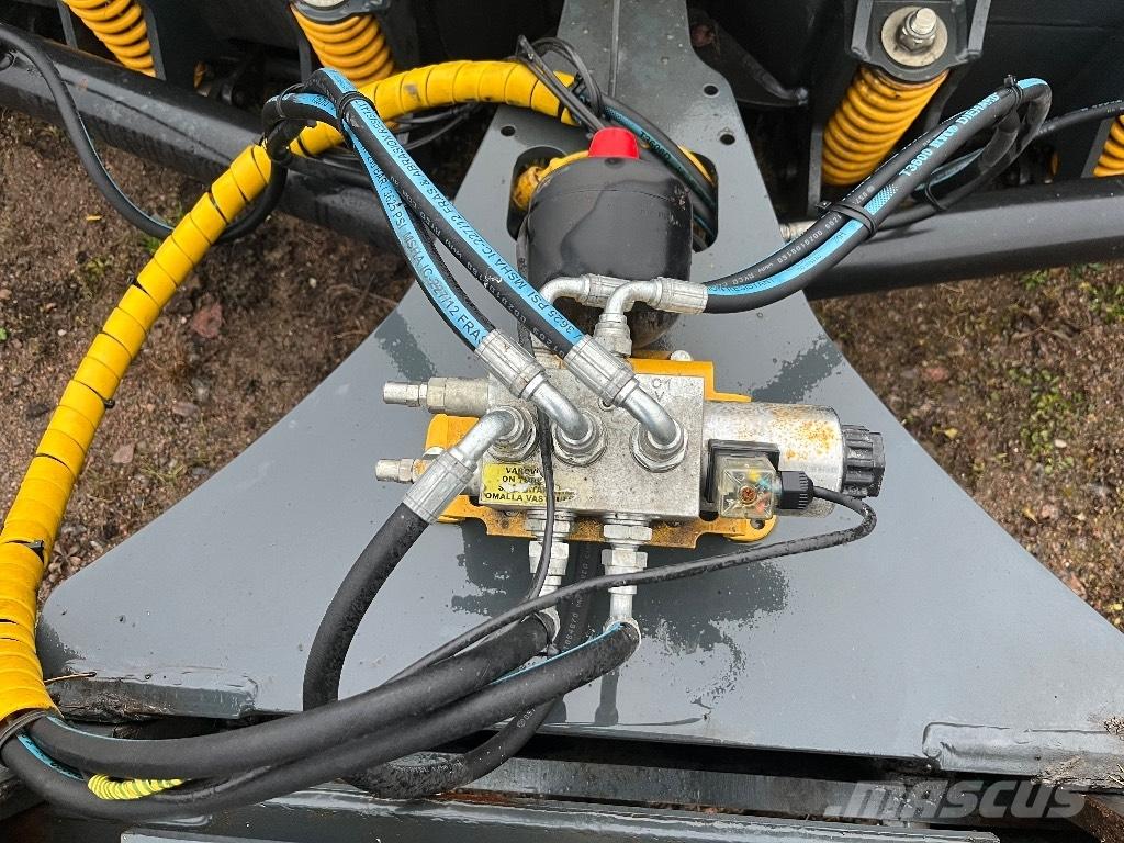 Stark 3300 relax スノーブレードとプラウ