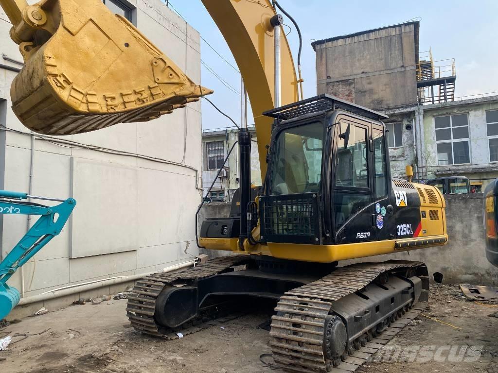 CAT 325 CL 大型油圧ショベル12t以上（パワーショベル・ユンボ）