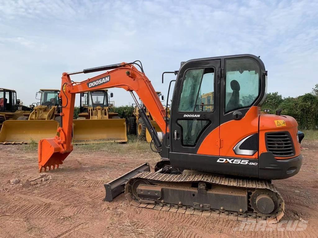 Doosan DX 55 ミニ油圧ショベル 7t以下（ミニユンボ・ミニディガー）