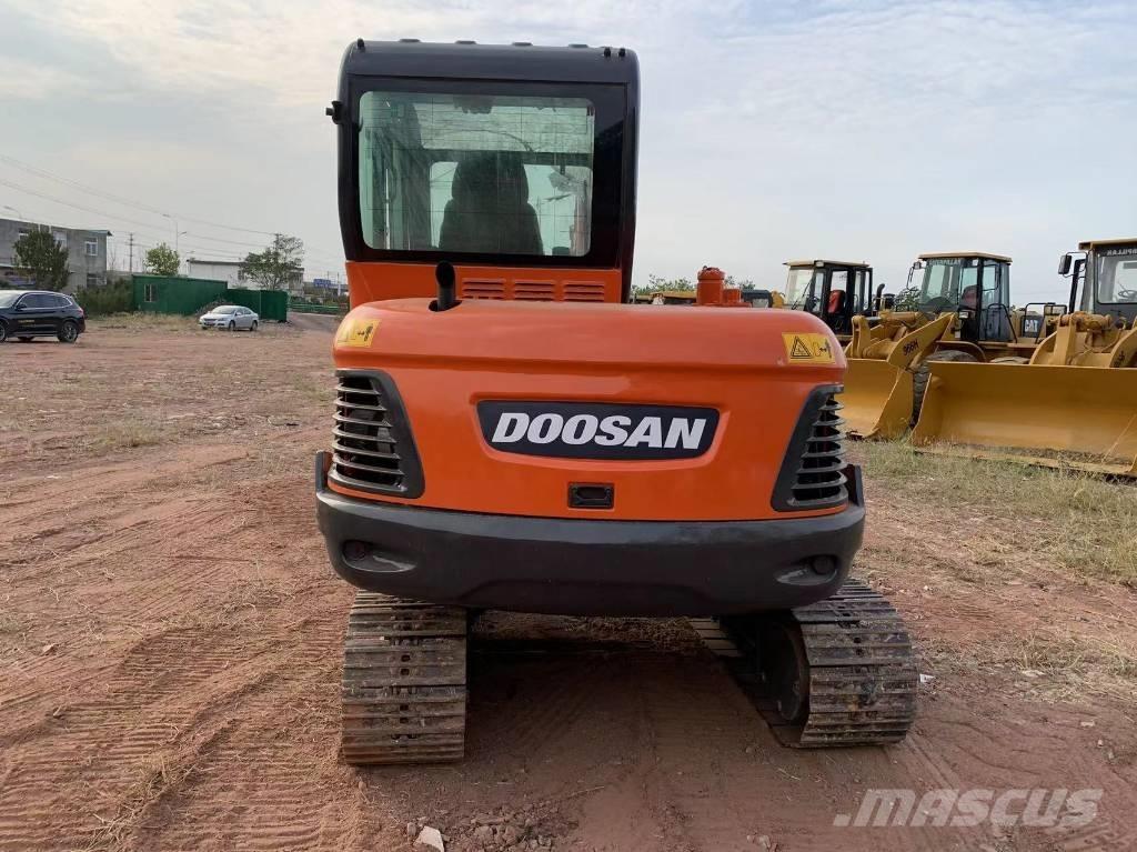 Doosan DX 55 ミニ油圧ショベル 7t以下（ミニユンボ・ミニディガー）