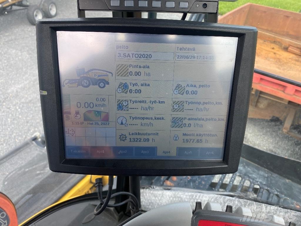 New Holland FR 500 自走式フォレージハーベスター
