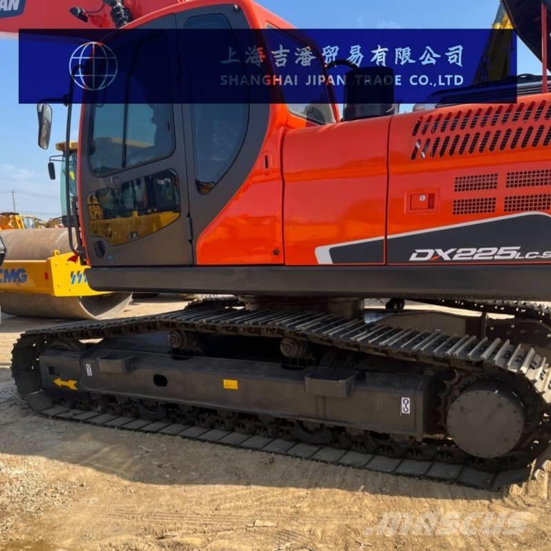 Doosan DX 225 大型油圧ショベル12t以上（パワーショベル・ユンボ）