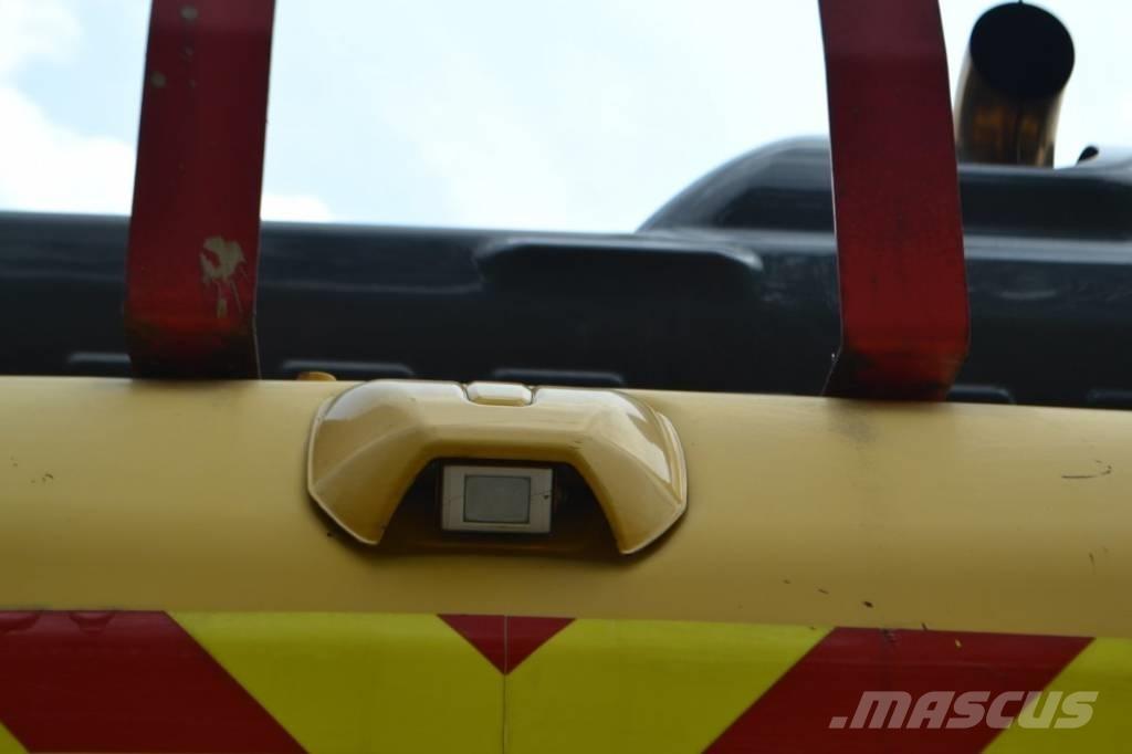 Komatsu PC 210 LC-11 大型油圧ショベル12t以上（パワーショベル・ユンボ）