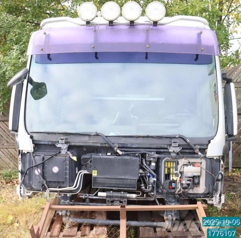 MAN TGX 26.440 キャビン及び内装