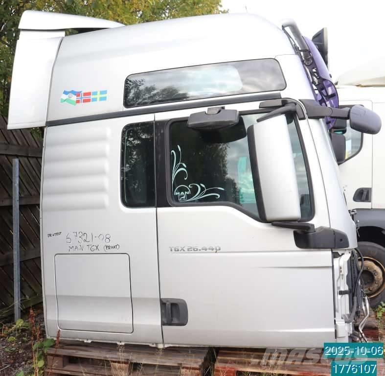 MAN TGX 26.440 キャビン及び内装