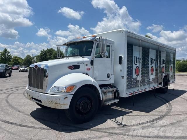 Peterbilt 337 飲料運送車両