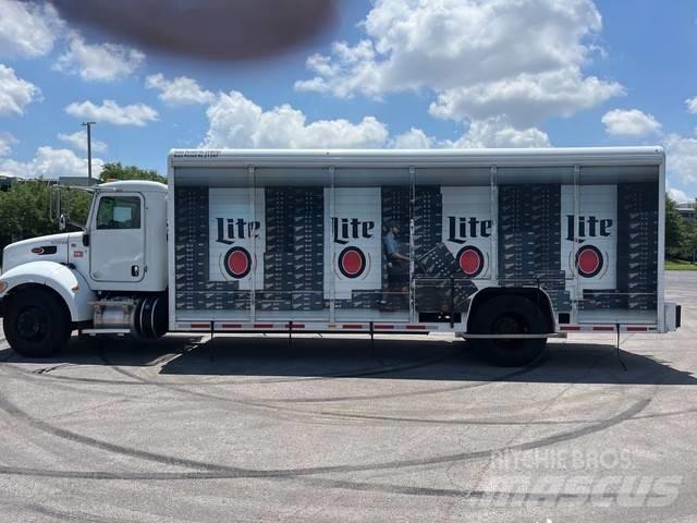 Peterbilt 337 飲料運送車両