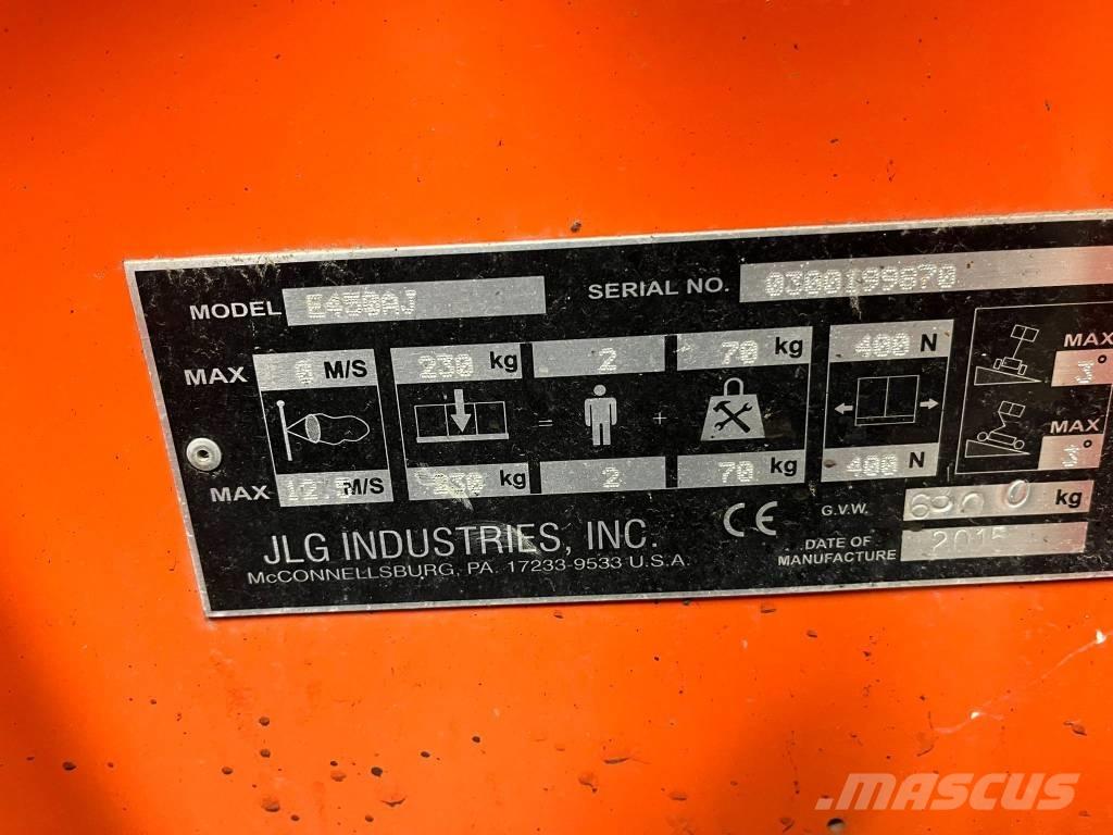 JLG E 450 AJ ブームリフト　屈伸型